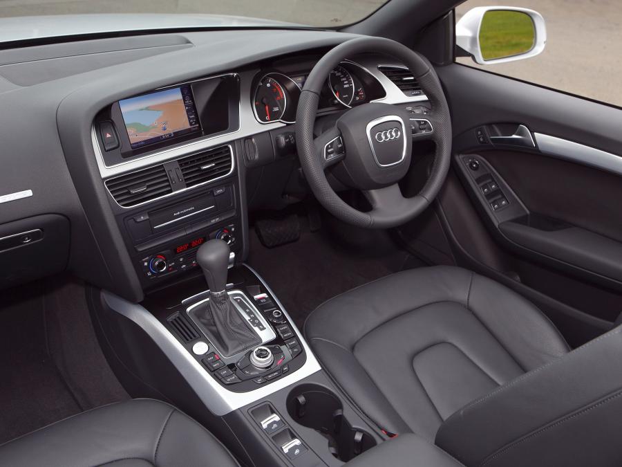 Торпедо Audi A5 Cabriolet 2.0T 2009 года  (AU) (фото 14 из 22)
